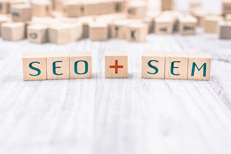 Qué diferencias hay entre SEM y SEO